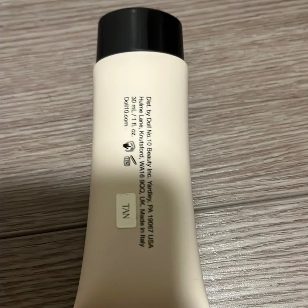 Doll 10 HydraLux Foundation Duo